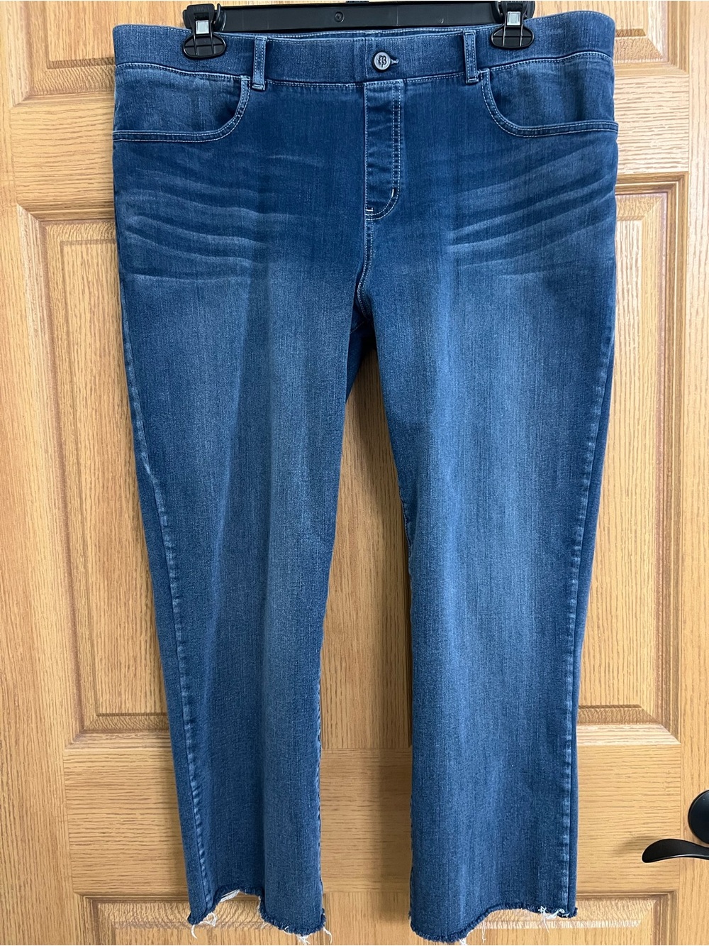 BetaBrand XXL Pull On Crop Jeans Medium Wash Frayed Hem Stretch Yoga Denim